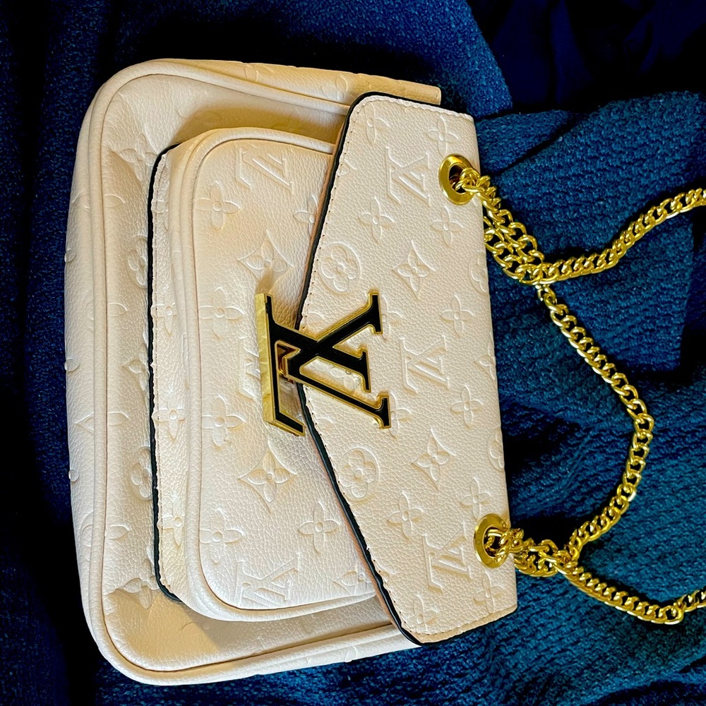 COPY - Beautiful white purse